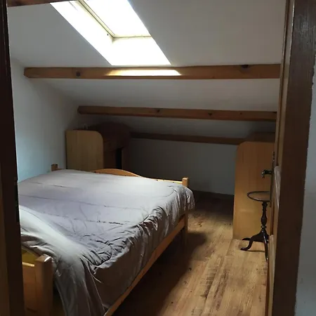 Sous Les Toits Piana